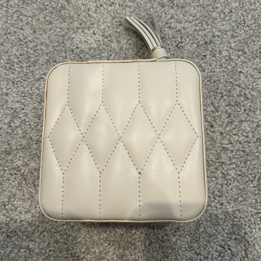 WOLF ivory travel jewelry case